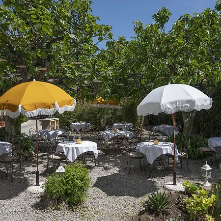 Lou Cagnard Hotel 4*