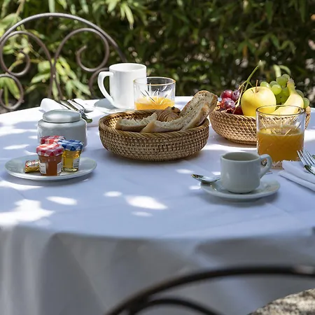 Lou Cagnard 酒店 圣特罗佩