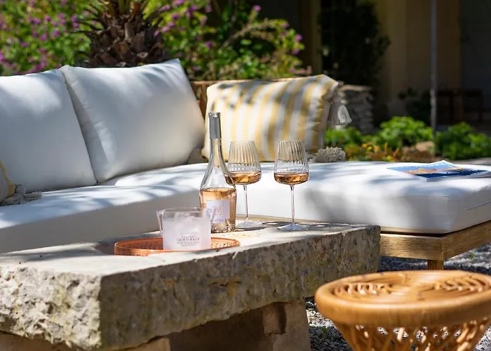 Lou Cagnard מלון 4*