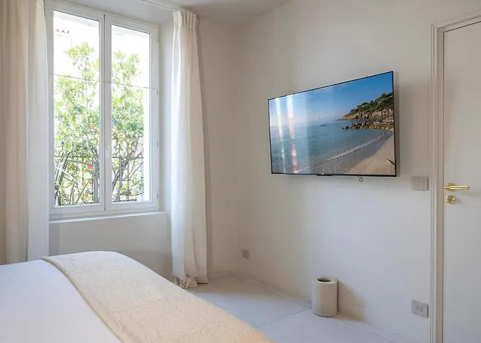 Lou Cagnard מלון סן טרופז