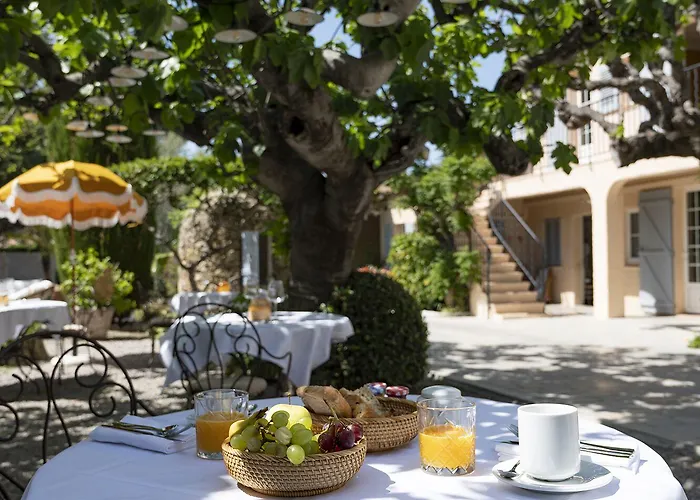 Lou Cagnard 4* סן טרופז